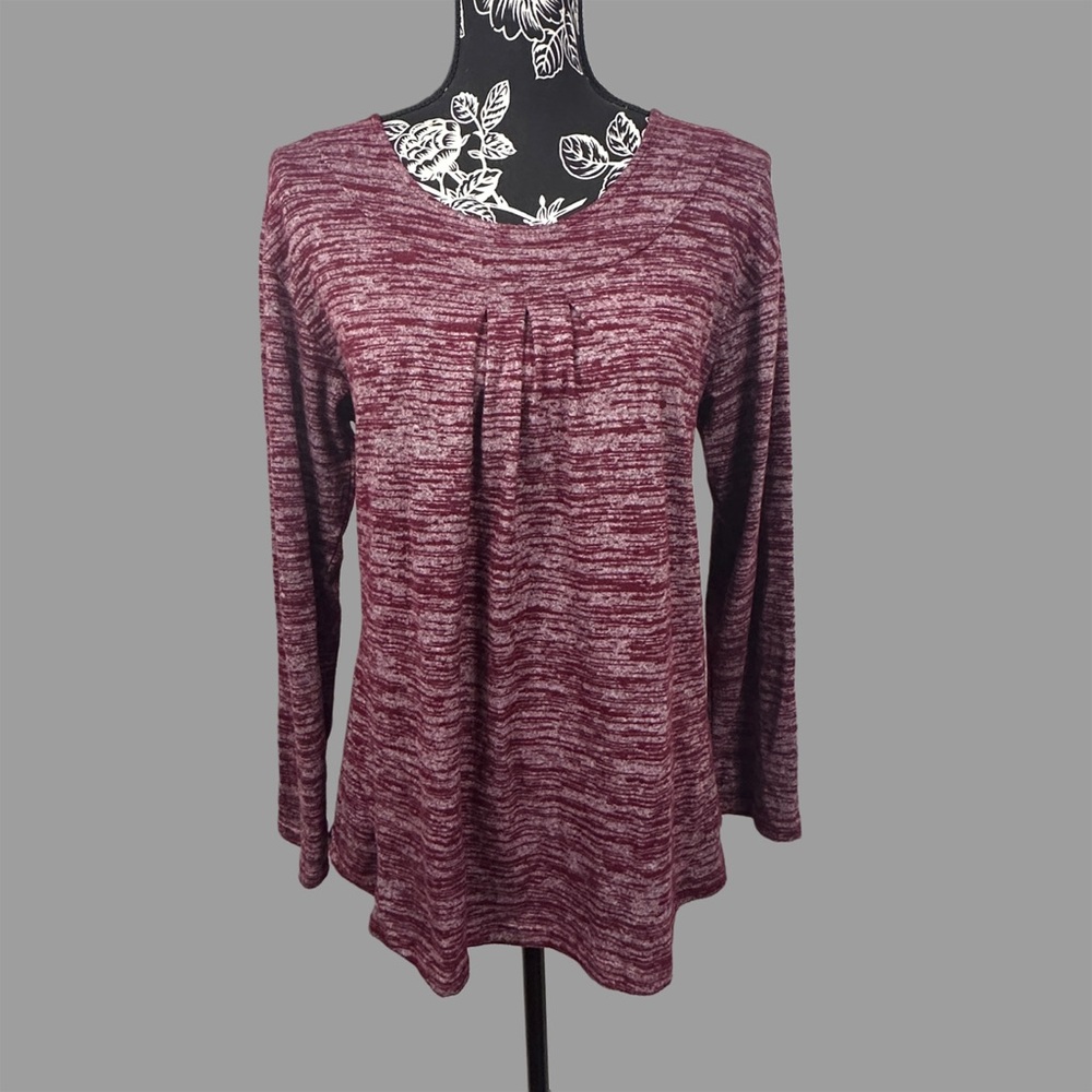 Yak & Yeti Long Sleeve V-Neck - Women’s Medium